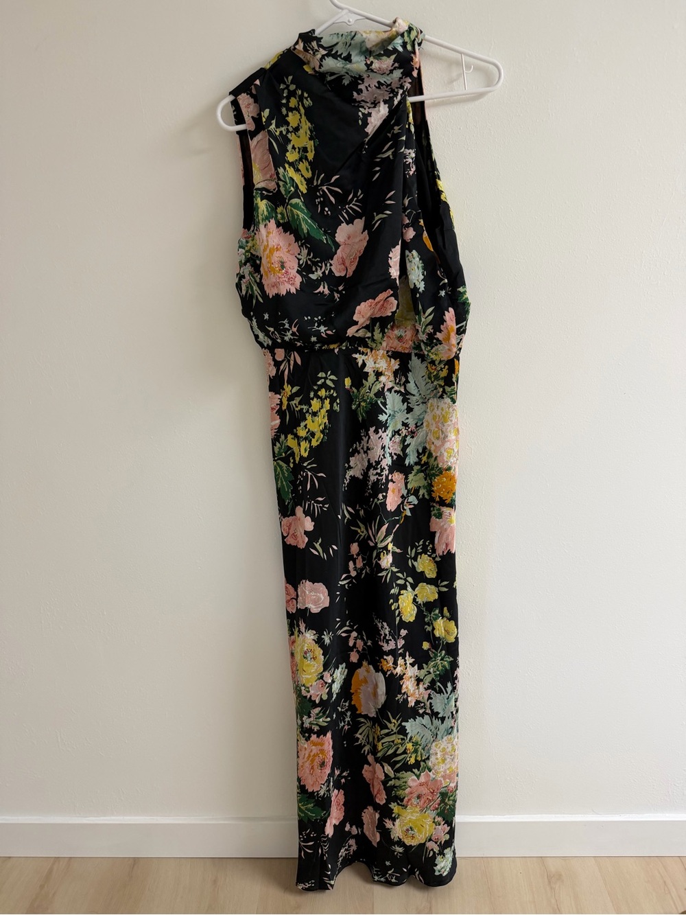 Petal & Pup Anabelle Halter Neck Midi Dress - Picture 3 of 7